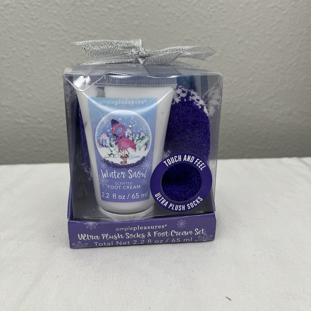 Simple Pleasures Ultra Plush Socks & Foot Cream set, New In Box, gift, present